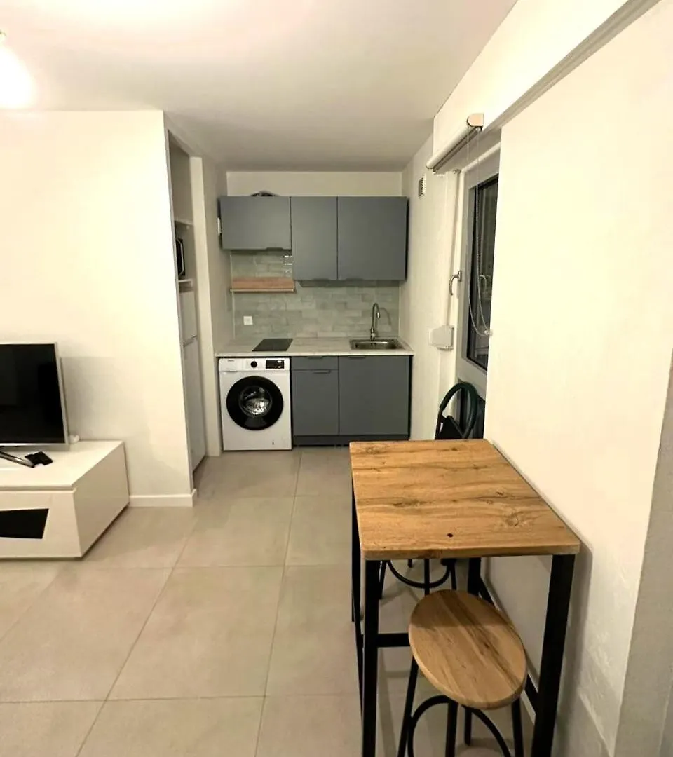 Apartment Cozy Studio Avec Balcon Aux Portes De Geneve Ambilly France