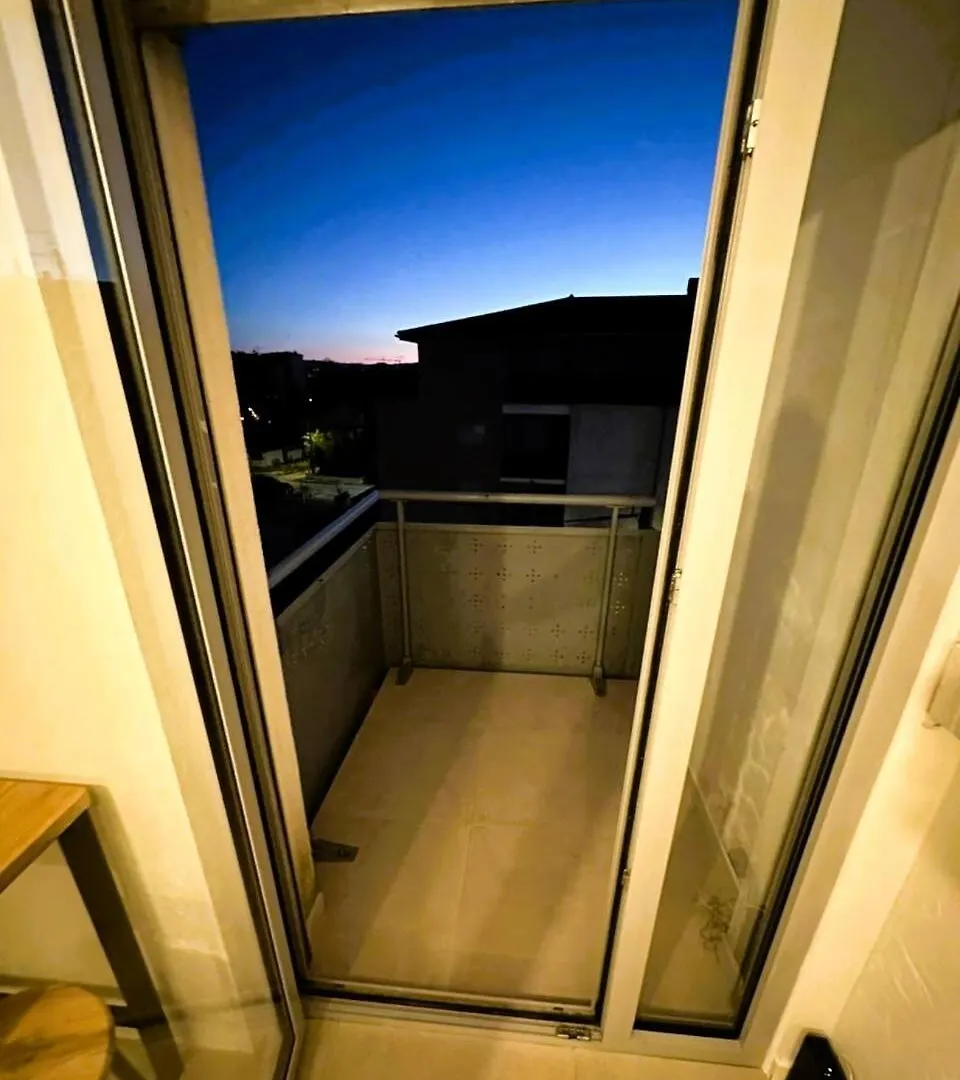 Cozy Studio Avec Balcon Aux Portes De Geneve Ambilly