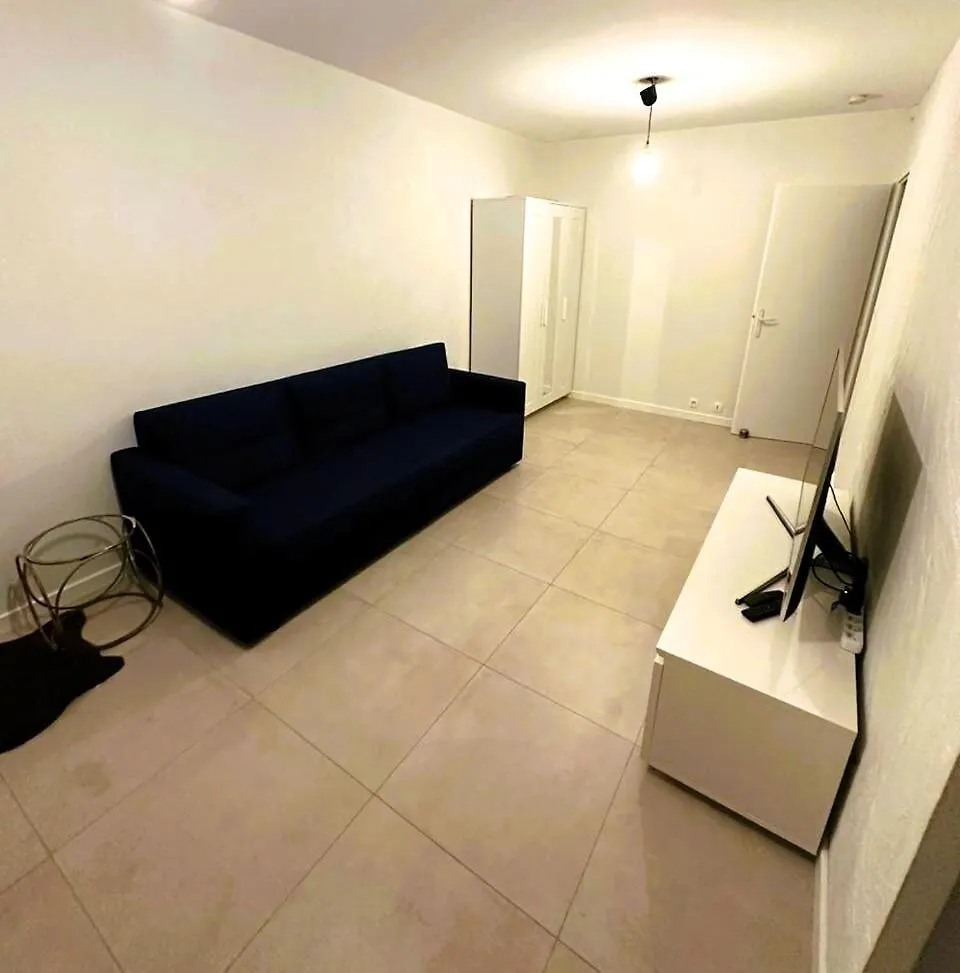 Cozy Studio Avec Balcon Aux Portes De Geneve Ambilly